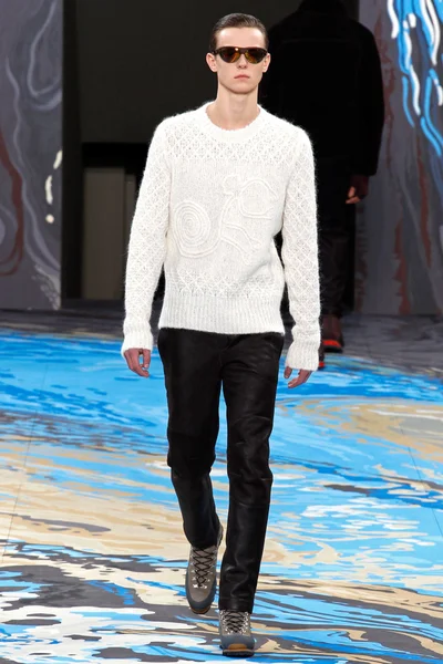 Look 27